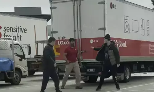 ਆਸਟ੍ਰੇਲੀਆ ਚ ਪੰਜਾਬੀਆਂ ਦੀ ਦਲੇਰੀ, ਲੁਟੇਰਿਆਂ ਨੂੰ ਪਾਈਆਂ ਭਾਜੜਾਂ