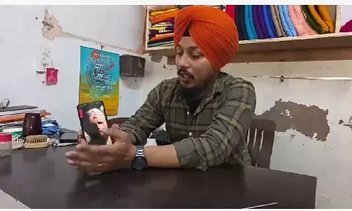 “Dhurandhar 2” ‘ਚ ਪੱਗ ਬੰਨ੍ਹਣ ਵਾਲੇ Balwinder Singh ਦਾ ਖਾਸ ਖੁਲਾਸਾ, AI ਪੋਸਟਰ ਵਾਲੀ ਪੱਗ ਮੇਰੇ ਹੱਥ ਦੀ ਨਹੀਂ ਲੱਗਦੀ