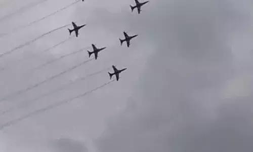 Chandigarh Air Show: ਸੁਖਨਾ ਝੀਲ ਦੇ ਅਸਮਾਨ ਚ ਸੂਰਿਆਕਿਰਨ ਟੀਮ ਦੇ ਹੈਰਾਨੀਜਨਕ ਕਰਤੱਬ