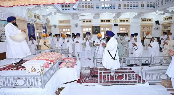 SGPC ਦਾ 1386.47 ਕਰੋੜ ਦਾ BUDGET ਸਰਬਸੰਮਤੀ ਨਾਲ਼ ਪਾਸ, ਪਿਛਲੇ ਸਾਲ ਦੇ ਮੁਕਾਬਲੇ 7.28 ਫ਼ੀ ਸਦੀ ਦਾ ਕੀਤਾ ਗਿਆ ਵਾਧਾ SGPC ਦਾ 1386.47 ਕਰੋੜ ਦਾ BUDGET ਸਰਬਸੰਮਤੀ ਨਾਲ਼ ਪਾਸ, ਪਿਛਲੇ ਸਾਲ ਦੇ ਮੁਕਾਬਲੇ 7.28 ਫ਼ੀ ਸਦੀ ਦਾ ਕੀਤਾ ਗਿਆ ਵਾਧਾ
