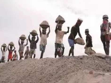 ਭਾਰਤ ਚ ਕੁਝ ਘਟੀ ਬੇਰੁਜ਼ਗਾਰੀ: ਤਾਜ਼ਾ ਰਿਪੋਰਟ, ਦੇਸ਼ ਚ ਪੱਕੀ ਤਨਖ਼ਾਹ ਵਾਲ਼ੀਆਂ ਨੌਕਰੀਆਂ ਵਧੀਆਂ ਭਾਰਤ ਚ ਕੁਝ ਘਟੀ ਬੇਰੁਜ਼ਗਾਰੀ: ਤਾਜ਼ਾ ਰਿਪੋਰਟ, ਦੇਸ਼ ਚ ਪੱਕੀ ਤਨਖ਼ਾਹ ਵਾਲ਼ੀਆਂ ਨੌਕਰੀਆਂ ਵਧੀਆਂ