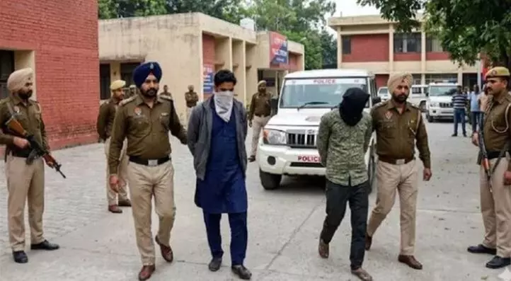 MALERKOTLA ਦੇ ਪਿੰਡ ਤੋਂ ਦੋ TERRORISTS ਕਾਬੂ, 15 ਸਾਲਾਂ ਤੋਂ ਰਹਿ ਰਹੇ ਸਨ ਦੋ PAKISTANIS MALERKOTLA ਦੇ ਪਿੰਡ ਤੋਂ ਦੋ TERRORISTS ਕਾਬੂ, 15 ਸਾਲਾਂ ਤੋਂ ਰਹਿ ਰਹੇ ਸਨ ਦੋ PAKISTANIS