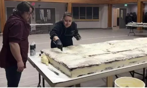 80ਵੇਂ birthday ‘ਤੇ 2500 ਕਿਲੋ ਦਾ ਕੇਕ ਬਣਵਾਇਆ!