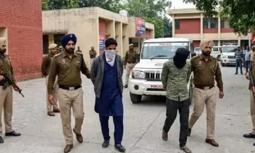 MALERKOTLA ਦੇ ਪਿੰਡ ਤੋਂ ਦੋ TERRORISTS ਕਾਬੂ, 15 ਸਾਲਾਂ ਤੋਂ ਰਹਿ ਰਹੇ ਸਨ ਦੋ PAKISTANIS MALERKOTLA ਦੇ ਪਿੰਡ ਤੋਂ ਦੋ TERRORISTS ਕਾਬੂ, 15 ਸਾਲਾਂ ਤੋਂ ਰਹਿ ਰਹੇ ਸਨ ਦੋ PAKISTANIS