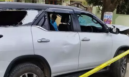 Overtaking ਨੂੰ ਲੈ ਕੇ ਚੱਲੀਆਂ ਅੰਨ੍ਹੇਵਾਹ ਗੋਲੀਆਂ; Retired Brigadier ਦੀ ਮੌਕੇ ਤੇ ਮੌਤ! Overtaking ਨੂੰ ਲੈ ਕੇ ਚੱਲੀਆਂ ਅੰਨ੍ਹੇਵਾਹ ਗੋਲੀਆਂ; Retired Brigadier ਦੀ ਮੌਕੇ ਤੇ ਮੌਤ!