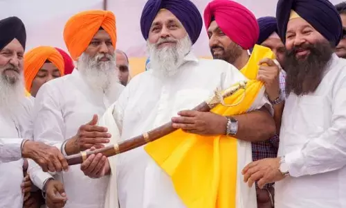 ਬੇਅਦਬੀ ਮਾਮਲੇ ’ਤੇ ਸਸਤੀ ਨੌਟੰਕੀ ਕਰਨ ’ਤੇ Sukhbir Singh Badal ਨੇ Raja Waring ਨੂੰ ਕੀਤੀ ਤਾੜਨਾ