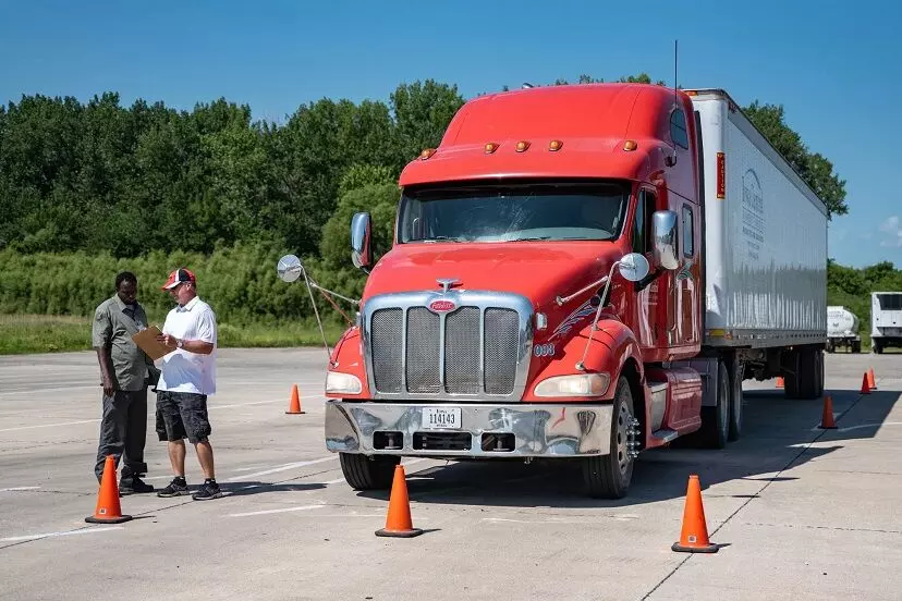 US ’ਚ ਨਵੇਂ ਕਾਨੂੰਨ ਨਾਲ 1,790 ਵਿਦੇਸ਼ੀ  truck drivers ਦੇ ਲਾਈਸੰਸ ਹੋਏ ਰੱਦ