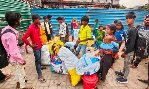 ਗੈਸ ਦੀ ਘਾਟ ਕਾਰਨ ਪਰੇਸ਼ਾਨ Migrant laborers ਆਪਣੇ ਪਿੰਡ ਜਾਣ ਲਈ ਮਜ਼ਬੂਰ