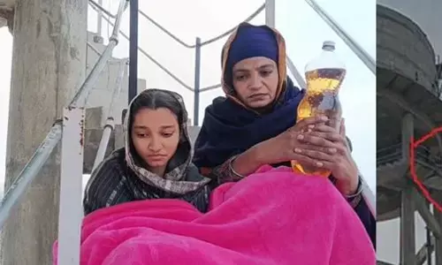 ਬਰਨਾਲ਼ਾ ਲਾਗੇ ਮਾਂ–ਧੀ ਪੈਟਰੋਲ ਲੈ ਕੇ ਚੜ੍ਹੀਆਂ ਟੈਂਕੀ ਤੇ ਬਰਨਾਲ਼ਾ ਲਾਗੇ ਮਾਂ–ਧੀ ਪੈਟਰੋਲ ਲੈ ਕੇ ਚੜ੍ਹੀਆਂ ਟੈਂਕੀ ਤੇ