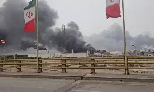Iran US war : ਯੂਏਈ ‘ਤੇ ਇਰਾਨ ਦਾ ਭਿਆਨਕ ਹਮਲਾ,  Petrochemical Plant ਬੰਦ