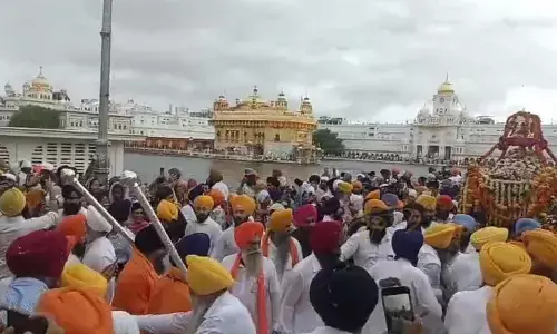 Amritsar: ਸ੍ਰੀ ਗੁਰੂ ਤੇਗ ਬਹਾਦਰ ਜੀ ਦੇ ਪ੍ਰਕਾਸ਼ ਪੁਰਬ ਦੇ ਮੌਕੇ ਸਜਾਇਆ ਗਿਆ ਵਿਸ਼ਾਲ ਨਗਰ ਕੀਰਤਨ Amritsar: ਸ੍ਰੀ ਗੁਰੂ ਤੇਗ ਬਹਾਦਰ ਜੀ ਦੇ ਪ੍ਰਕਾਸ਼ ਪੁਰਬ ਦੇ ਮੌਕੇ ਸਜਾਇਆ ਗਿਆ ਵਿਸ਼ਾਲ ਨਗਰ ਕੀਰਤਨ