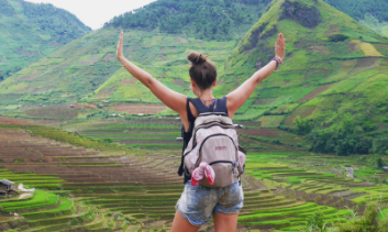 ਇਕੱਲੇ ਘੁੰਮਣ ਜਾਣ ਵਾਲੀਆਂ ਔਰਤਾਂ ਲਈ ਜ਼ਰੂਰੀ ਜਾਣਕਾਰੀ!