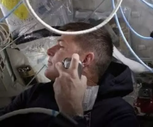 Astronaut Jeremy Henson ਨੇ ਮਾਪਿਆਂ ਨੂੰ ਦੱਸਿਆ ‘ਮੈਂ ਬਹੁਤ ਵਧੀਆ ਸਮਾਂ ਬਿਤਾ ਰਿਹਾ ਹਾਂ’ Astronaut Jeremy Henson ਨੇ ਮਾਪਿਆਂ ਨੂੰ ਦੱਸਿਆ ‘ਮੈਂ ਬਹੁਤ ਵਧੀਆ ਸਮਾਂ ਬਿਤਾ ਰਿਹਾ ਹਾਂ’