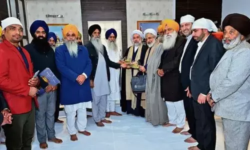 ਈਰਾਨ ਦਾ ਸਰਕਾਰੀ ਵਫ਼ਦ ਪੁੱਜਾ ਸ੍ਰੀ ਹਰਿਮੰਦਰ ਸਾਹਿਬ