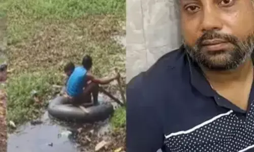 Police ਤੋਂ ਬਚਣ ਲਈ ਚੋਰ 5 ਘੰਟੇ ਤਲਾਅ ਦੇ ਪਾਣੀ ਅੰਦਰ ਲੁਕਿਆ ਰਿਹਾ; ਜਾਣੋ ਕੀ ਲਾਈ ਤਰਕੀਬ ? Police ਤੋਂ ਬਚਣ ਲਈ ਚੋਰ 5 ਘੰਟੇ ਤਲਾਅ ਦੇ ਪਾਣੀ ਅੰਦਰ ਲੁਕਿਆ ਰਿਹਾ; ਜਾਣੋ ਕੀ ਲਾਈ ਤਰਕੀਬ ?