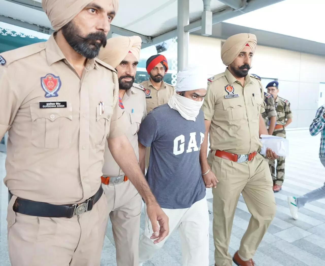 Kamal Kaur ਕਤਲ ਕਾਂਡ ਦਾ ਮੁੱਖ ਮੁਲਜ਼ਿਮ Amritpal Mehro Middle East ਤੋਂ ਗ੍ਰਿਫਤਾਰ Kamal Kaur ਕਤਲ ਕਾਂਡ ਦਾ ਮੁੱਖ ਮੁਲਜ਼ਿਮ Amritpal Mehro Middle East ਤੋਂ ਗ੍ਰਿਫਤਾਰ