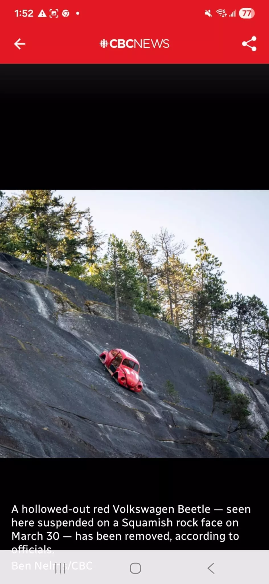 Squamish ਦੀ ਪਹਾੜੀ ਚਟਾਨ ’ਤੇ ਲਟਕਾਈ ਕਾਰ ਨੂੰ ਹਟਾਇਆ Squamish ਦੀ ਪਹਾੜੀ ਚਟਾਨ ’ਤੇ ਲਟਕਾਈ ਕਾਰ ਨੂੰ ਹਟਾਇਆ