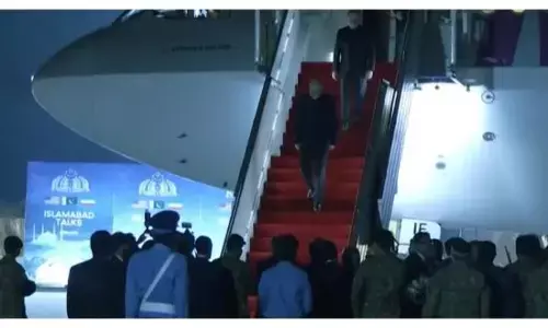 Islamabad ਚ ਡਿਪਲੋਮੈਟਿਕ ਡਰਾਮਾ: Iran ਨੂੰ Pakistan ਤੇ ਭਰੋਸਾ ਨਹੀਂ, ਸੁਰੱਖਿਆ ਲਈ ਭੇਜੇ ਡਮੀ ਜਹਾਜ਼