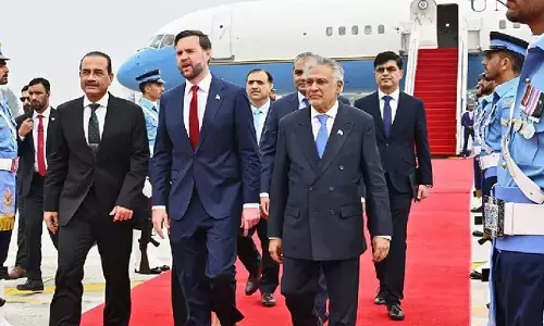 ਬੰਬਬਾਰੀ ਤੋਂ ਬਾਅਦ ਸ਼ਾਂਤੀ ਵਾਰਤਾਂ ਲਈ US delegation ਇਸਲਾਮਾਬਾਦ ਪਹੁੰਚਿਆ