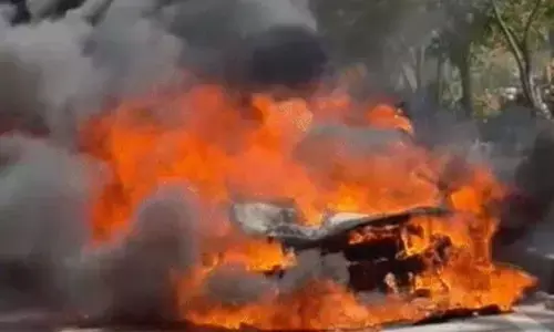 Chandigarh Road : ਚੱਲਦੀ BMW Car ਦਾ ਭਿਆਨਕ ਹਾਦਸਾ: ਅੱਗ ਲੱਗਣ ਮਗਰੋਂ ਹੋਏ ਜ਼ੋਰਦਾਰ Blast