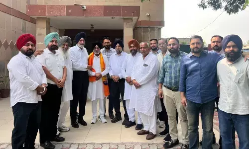 Surjit Singh Rakhra ਦੀ ਅਗਵਾਈ ’ਚ ਸਾਬਕਾ ਬਲਾਕ ਸੰਮਤੀ ਚੇਅਰਮੈਨ ਬਲਵਿੰਦਰ ਸਿੰਘ ਬਰਸਟ ‘ਆਪ’ ਚ ਹੋਏ ਸ਼ਾਮਲ Surjit Singh Rakhra ਦੀ ਅਗਵਾਈ ’ਚ ਸਾਬਕਾ ਬਲਾਕ ਸੰਮਤੀ ਚੇਅਰਮੈਨ ਬਲਵਿੰਦਰ ਸਿੰਘ ਬਰਸਟ ‘ਆਪ’ ਚ ਹੋਏ ਸ਼ਾਮਲ