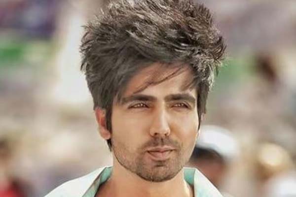 ਪੰਜਾਬੀ ਗਾਇਕ ਹਾਰਡੀ ਸੰਧੂ ਨਾਲ ਹੋਈ ਕੋਝੀ ਹਰਕਤ!