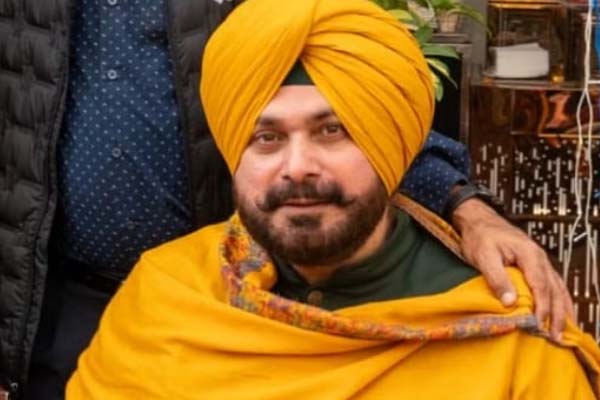 Navjot Sidhu targeted Kejriwal