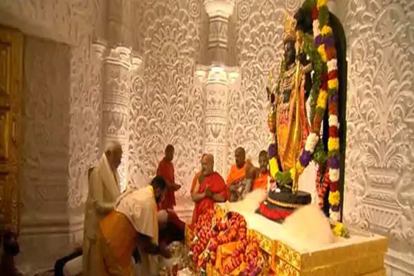 ਅਯੁੱਧਿਆ ਦੇ ਰਾਮ ਮੰਦਰ ਵਿਚ ਪ੍ਰਧਾਨ ਮੰਤਰੀ ਮੋਦੀ ਨੇ ਕੀਤੀ ਪੂਜਾ