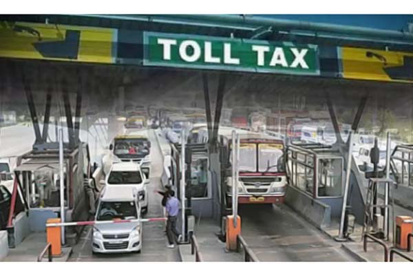 The toll tax of the car parked in Zirakpur was cut in Jalandhar