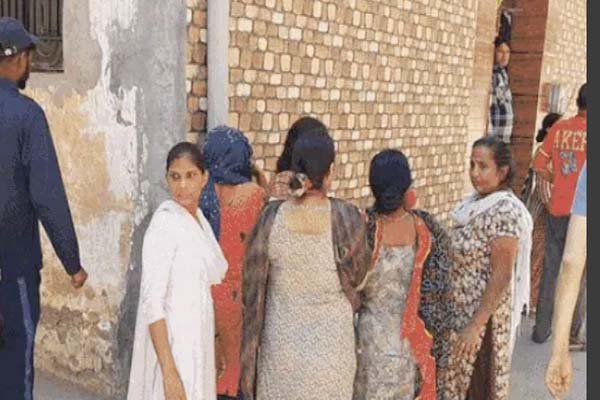 Shots fired in children dispute in Jalandhar ਜਲੰਧਰ ਵਿਚ ਬੱਚਿਆਂ ਦੇ ਝਗੜੇ ਵਿਚ ਚੱਲੀਆਂ ਗੋਲੀਆਂ