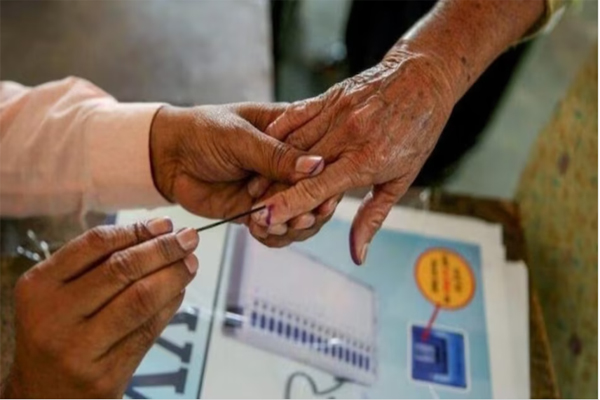 Lok Sabha Elections 2024: ਬੰਗਾਲ ‘ਚ ਰਿਕਾਰਡ ਵੋਟਿੰਗ? ਕੂਚ ਬਿਹਾਰ-ਜਲਪਾਈਗੁੜੀ ਸਿਖਰ ‘ਤੇ, ਜਾਣੋ ਕਿੱਥੇ ਕਿੰਨੀ ਹੋਈ ਵੋਟਿੰਗ